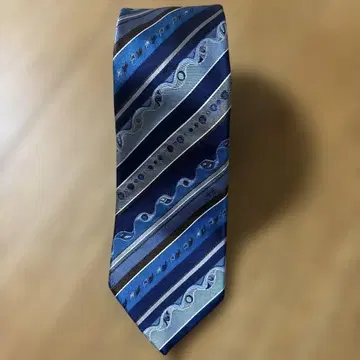 에밀리오 푸치 넥타이 블루 계열 스트라이프