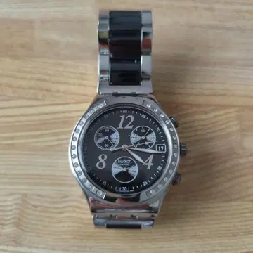 스와치 아이러니 드림나이트 크로노그래프