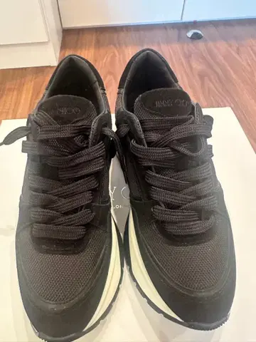 JIMMY CHOO 블랙 스니커즈