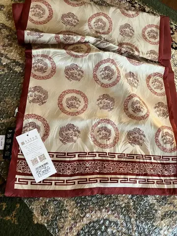 [ 새상품 ] 상하이 박물관 드래곤 실크 스카프 골드 색상