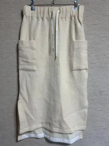 새상품급 아이보리 울 포켓 부착 니트 롱 스커트