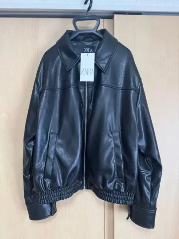 [ 미사용 새상품 ] ZARA 페이크 레더 봄버 자켓 S 블랙