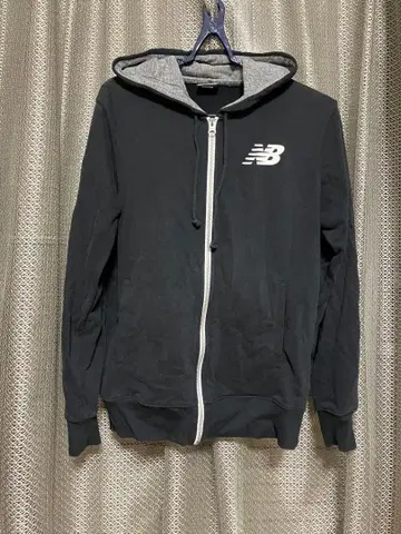 뉴발란스 블랙 후드티 후드 부착 뉴발란스