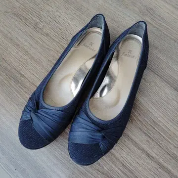 네이비 트위스트 디자인 플랫 펌프스 폭넓은 EEE 23.5cm