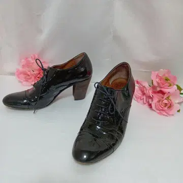 마가렛호웰 아이디어의 블랙 에나멜 신발 24.5cm
