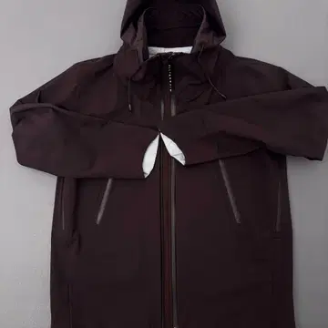 미사용 새상품 데상트 클레어스 25SS 하드쉘 자켓 M 브라운