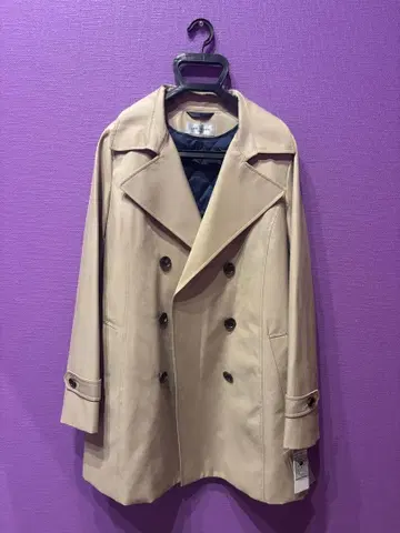 발수성 베이지 트렌치코트