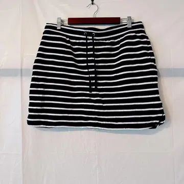 새상품급 KAREN SCOTT 보더 타이트 스커트 [ L ] 블랙 화이트