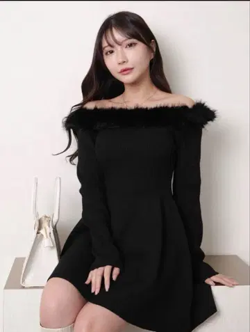 퍼 오프숄더 플레어 니트 원피스 black