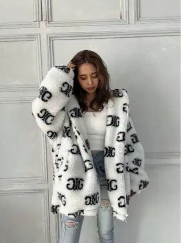 오버 사이즈 플리스 자켓 화이트/블랙