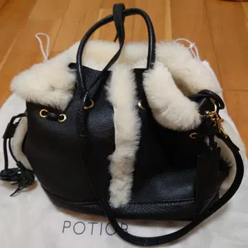POTIOR 숄더백 블랙
