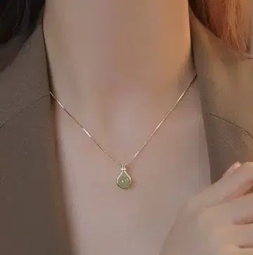 그린 스톤 골드 도금 목걸이