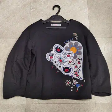 알베로베로 자수 블랙 긴팔 티셔츠