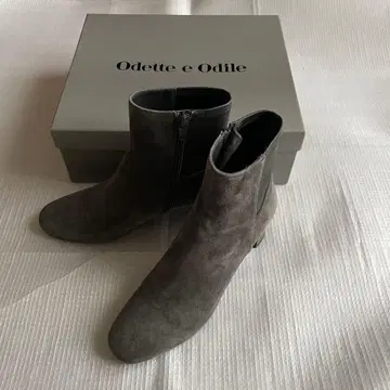 [ 새상품급 ] 오데뜨 앤 오딜 스웨이드 숏부츠 차콜 그레이