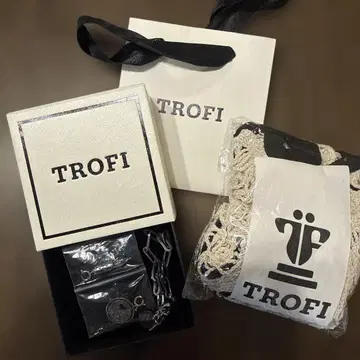 TROFI 팔찌