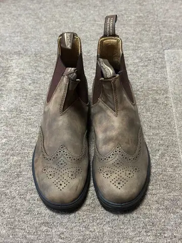 새상품급 블런드스톤 사이드 고어 부츠 사이즈 8 브라운