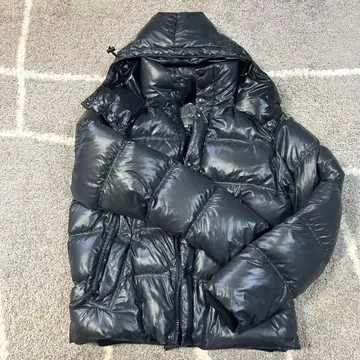 블랙 다운 자켓 후드 부착