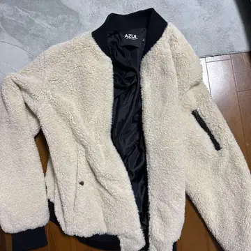 AZUL 아이보리 보아 자켓