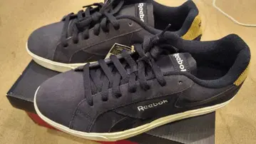 리복 네이비 스니커즈