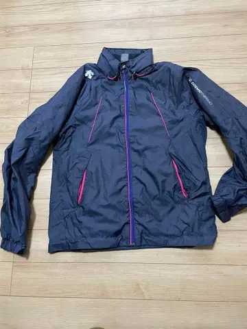 DESCENTE 네이비 지퍼 달린 자켓