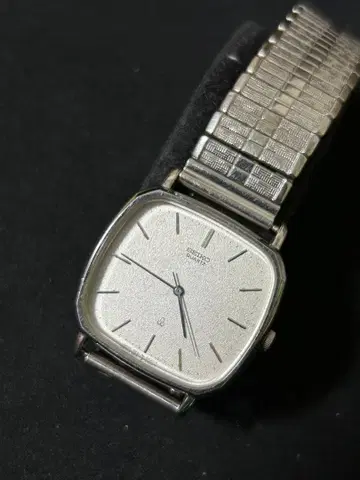 세이코 샤리오 쿼츠 빈티지 작동 중