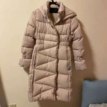 베이지 다운 자켓 후드 부착