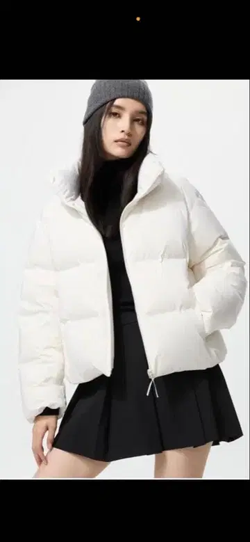 UNIQLO 심리스 다운 숏 자켓