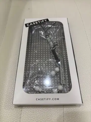 르세라핌 케이스티파이 콜라보 스트랩