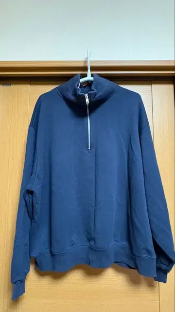 네이비 하이넥 지퍼 트레이닝복