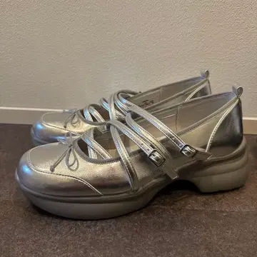 GU 실버 스트랩 플랫슈즈 XXL