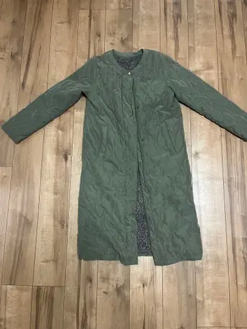 올리브 그린 퀼팅 롱 코트