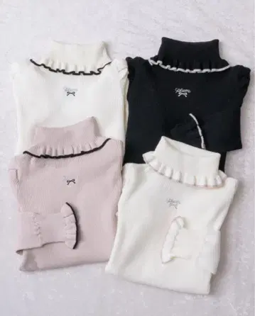 pium 피움 리본 자수 프릴 칼라 터틀 니트 화이트 x 핑크