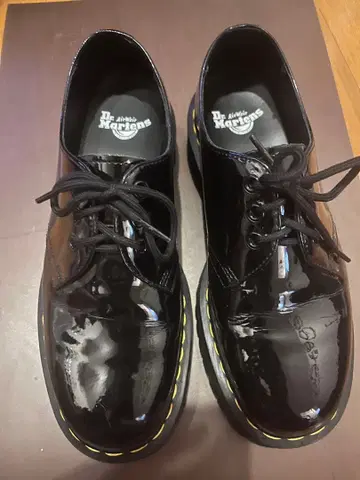 [최종 가격 인하] 닥터마틴 쿼드 에나멜 3홀