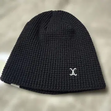 VARZAR 블랙 니트 비니