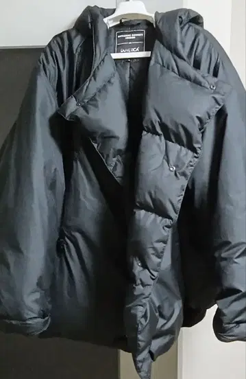 다운 자켓 블랙 후드 부착