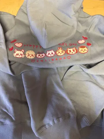 치이카와 발렌타인 후드티 1