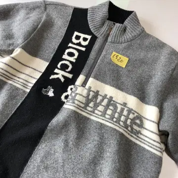 미사용급 블랙 앤 화이트 하프 지퍼 스웨터 스니드 잭