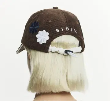 Bibiy. 캡 브라운