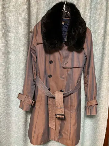 퍼가 달린 트렌치코트