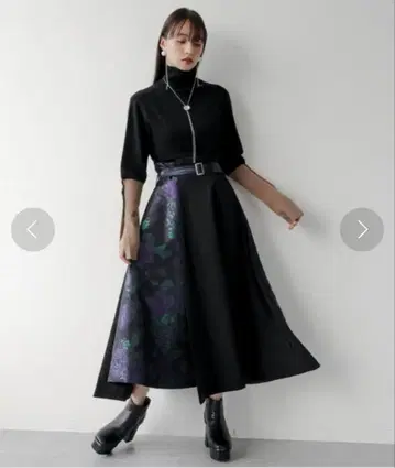 [ 새상품급 ] 하레 HARE 자카드 무늬 절개 스커트 플레어 블랙