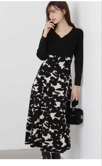 프로포션 바디 드레싱 자카드 플라워 니트 원피스