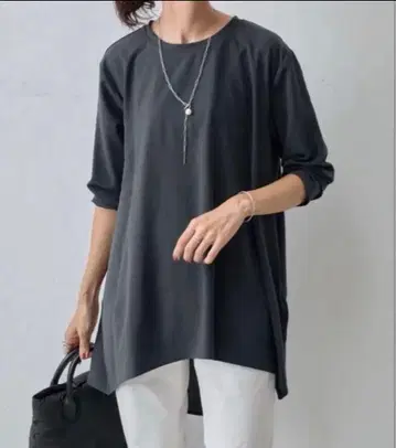 미사용에 가까운 비어즐리 뒤 드레이프 T 블라우스 FREE