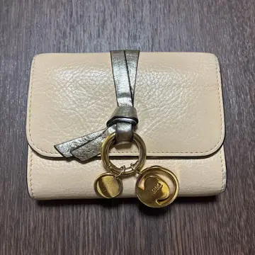 끌로에 베이지 3단 폴더형 지갑