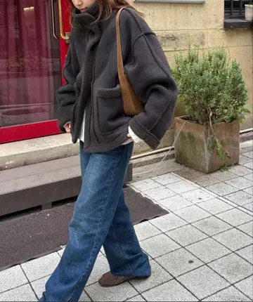 카날 진 엘 마르 페이크 무스탕 자켓