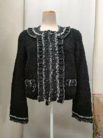 투 비 시크 블랙 노카라 자켓