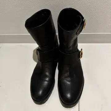 버클 달린 가죽 숏부츠 새상품급