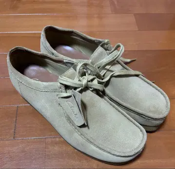 Clarks 스웨이드 베이지