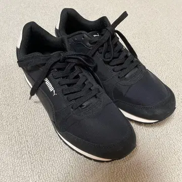 PUMA 블랙 스니커즈