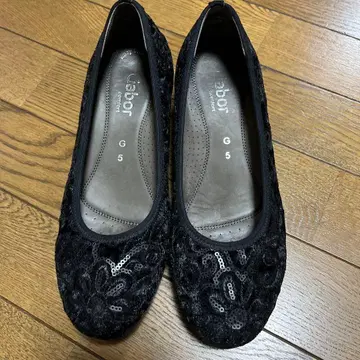 가버 컴포트 65 블랙 벨벳 펌프스 컴포트