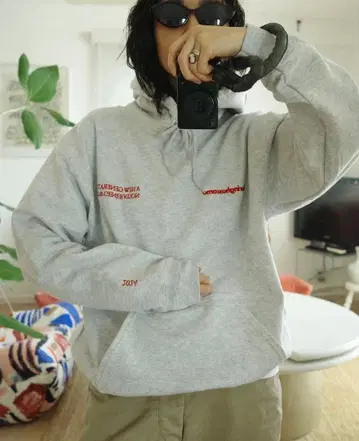 Holiday sweat hoodie 나가오 에츠미
